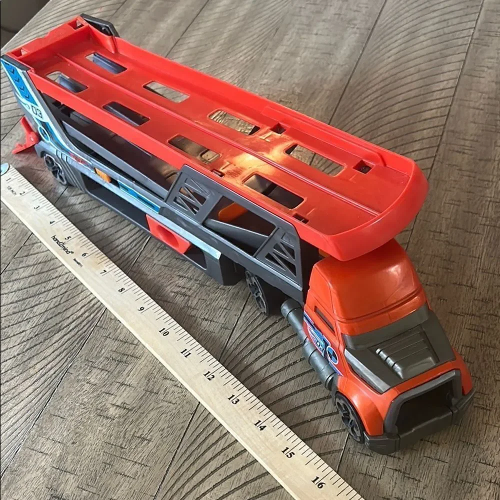 🏎️ Hot🔥Wheels 🛞 🏎️ truck carrier. 2 pieces. Toy Truck 🛻 🛻